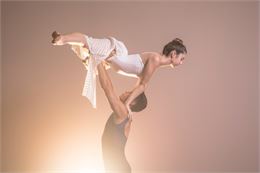 Soirée à Lyon au Cirque Imagine_Aime-la-Plagne - Image by freepik