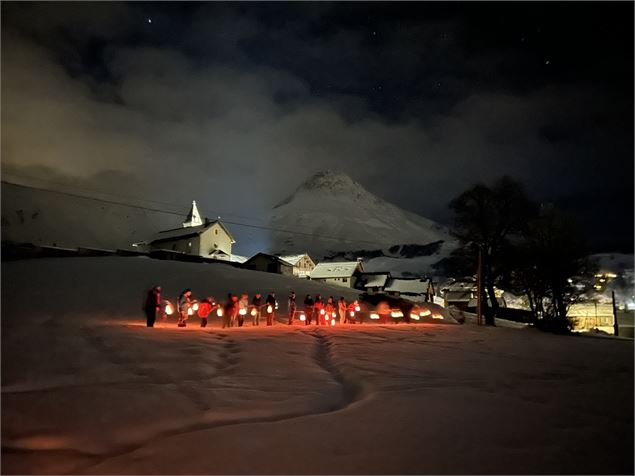 Balade aux lampions sur le Tour des Contamines - OTICoeurdemaurienne