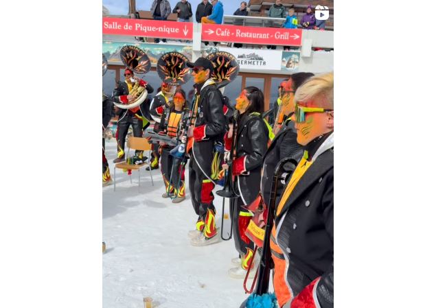 Les Guggens à Thyon 2000_Thyon