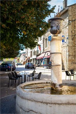 Place de la Liberté Lagnieu - Marilou Perino