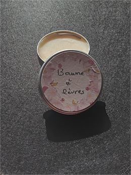 Fabrication de baumes à lèvres pour cadeaux d'hiver_Morzine