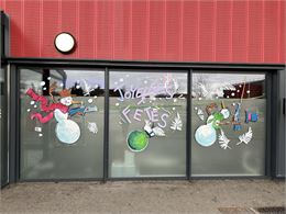 Décorations des vitres du complexe - 1055