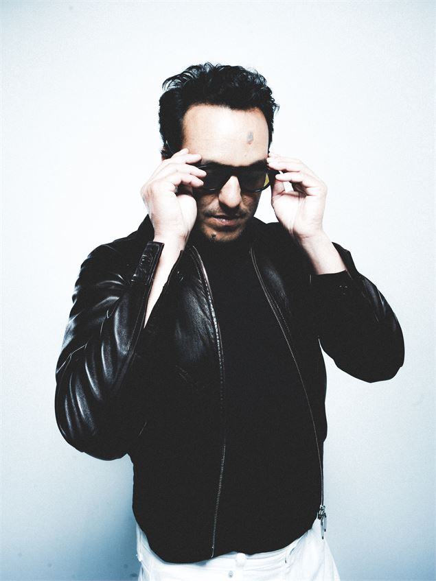 Malik Djoudi + Estelle Giordani - Julien Mignot