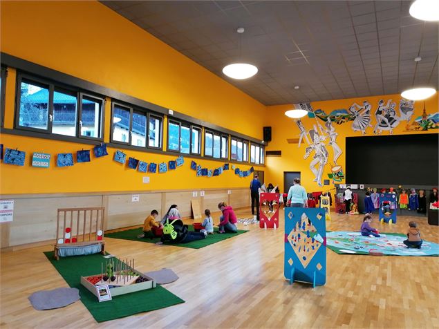 Salle de l'Écho du Jaillet, avec les jeux de de Ma Neige enchantée - © Cordon Tourisme