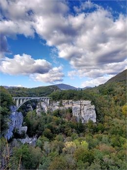 Vue depuis le belvédère de la Réserve - OT Valserhône