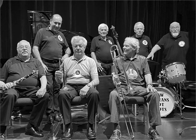 New Orleans Hot Shots - AGMJ