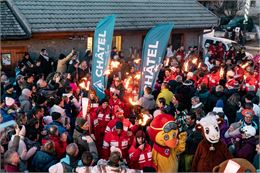 Pot d'accueil et arrivée aux flambeaux_Châtel - L. Meyer Châtel