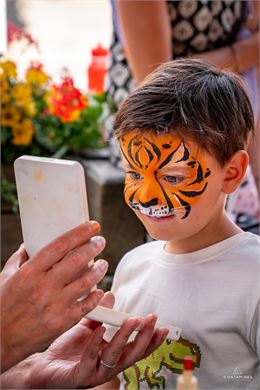 Stand maquillage pour enfants aux Contamines