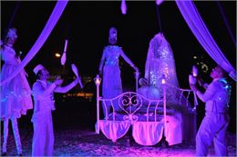 Descente aux flambeaux de Noël_Les Belleville - EMILIE MONTARLOT