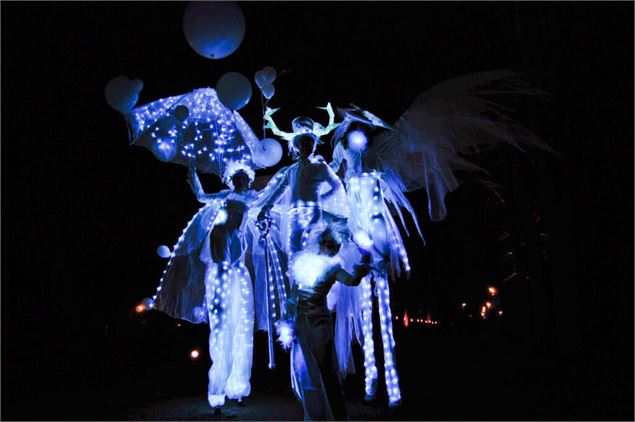 La parade de noël : La louve et le héron_Méribel