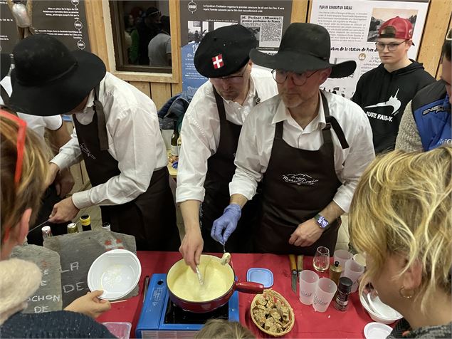 Championnat du monde de Sommand de fondue - Praz de Lys Sommand Tourisme
