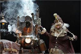 Déambulation de Mister Christmas_Les Carroz-d'Arâches