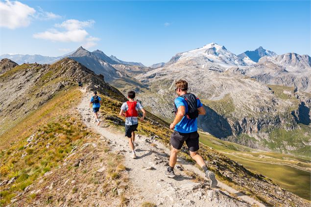 Trailers sur la route des Crêtes - Tignes Officiel