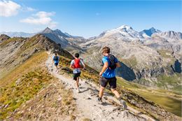 Trailers sur la route des Crêtes - Tignes Officiel
