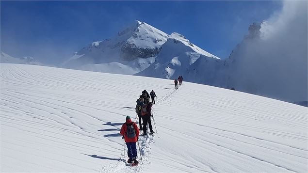 Sortie raquettes - Bureau des guides Thônes - Bernard Bocquet