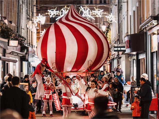 SUPPLEMENT CHANTILLY - Cie Elixir ©VALENTIN LEFLAMAND