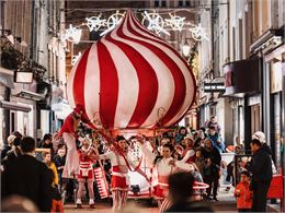 SUPPLEMENT CHANTILLY - Cie Elixir ©VALENTIN LEFLAMAND