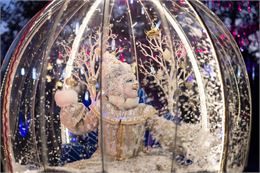 Spectacle "Living Snow Globe" x The Show Globe - Bonjour l'Hiver_Annemasse