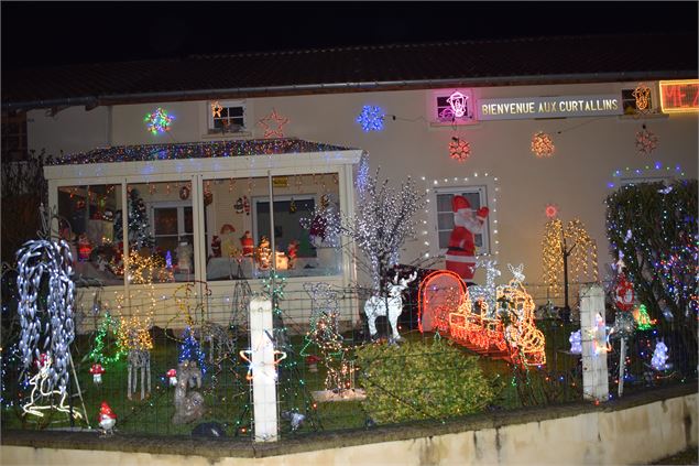 Maison illuminée - proprietaire