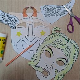 Mon premier masque de théâtre - @Musée Archéologique d'Izernore