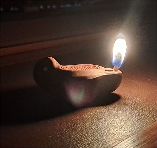 Lampe à huile - @Musée Archéologique d'Izernore