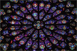 Les passeurs de lumière. L’art du vitrail XIIe – XIVe siècles_Pérouges - Illustration Pixabay