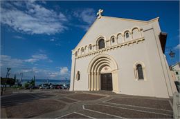 Parvis de l'Eglise - Evian Tourisme/Benjamin Delerue