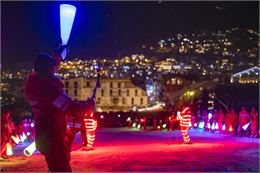 Descente aux flambeaux des moniteurs et des enfants de l'ESF_Morzine