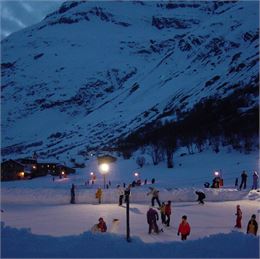 La patinoire de Bonneval au crépuscule - OTHMV