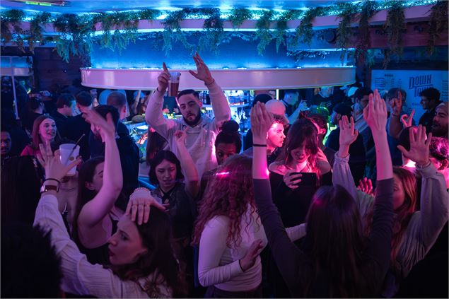 Soirée années 2000_Méribel - Downtown bar