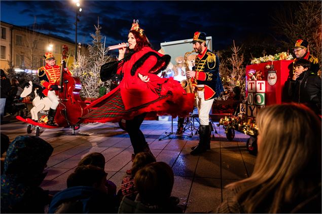 Mamz'elle Bee and the Toyz (Aix en Fêtes) - Mamz'elle Bee and the Toyz