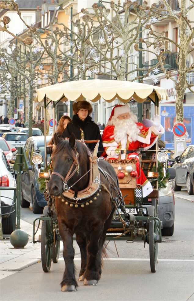 Le Père Noël en calèche