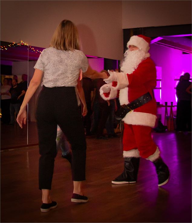 Soirée danse West Coast Swing - Facebook - Six'n One