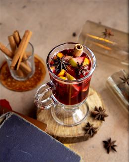 Vin chaud offert_La Bridoire - Freepik