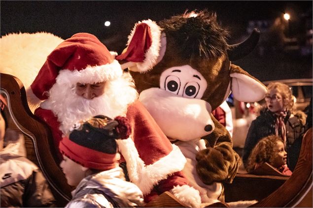 Pistache et le Père Noël en calèche - OT Val d'Arly