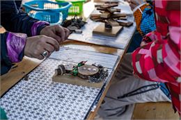 Atelier bonhomme de neige en bois_Les Gets - les gets tourisme