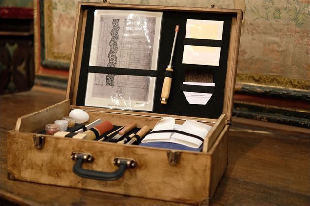 Mallette Secrets d'ors et de couleurs - S. Perez - www.fondation-facim.fr