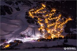 Descente aux flambeaux de l'ESF et feu d'artifice