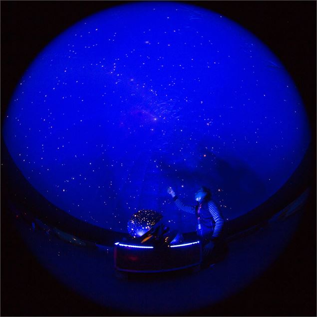 Vers l'infini libre : planétarium (Printemps des poètes)_Annecy