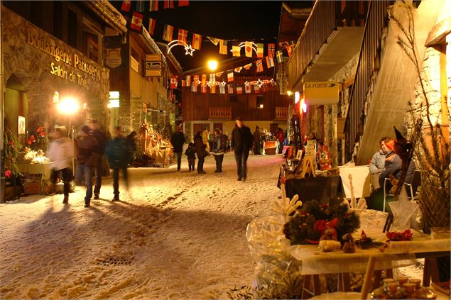 rue principale  période de Noël - OT  La Plagne-Montchavin-Les Coches