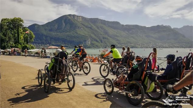 FTT, joëlette et hippocampe au secteur Adultes !_Annecy - ©Valentin - Peaktures production