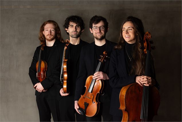 Les membres du Quatuor avec leurs instruments - Ferrante Ferranti