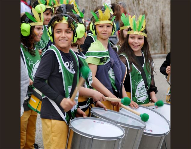 enfants jouant la batucada - Numerica Photos Club