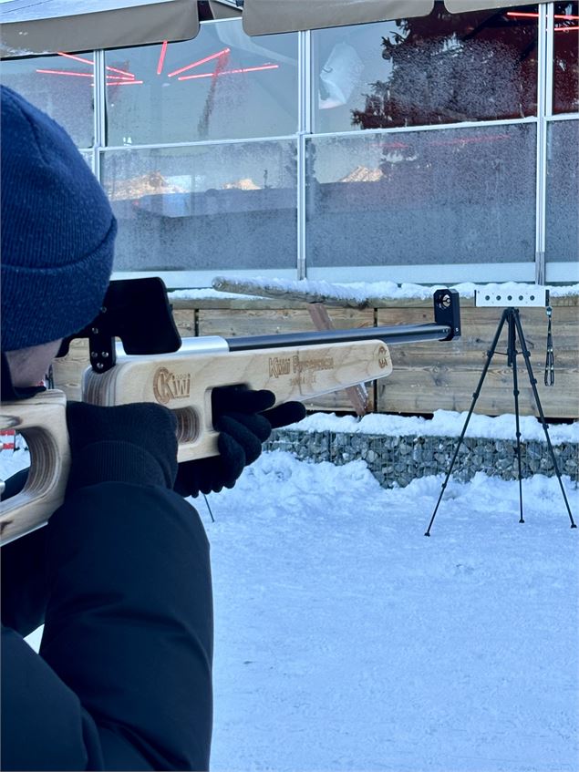 Initiation Carabine Laser au Marché de Noël_Courchevel - Courchevel Tourisme