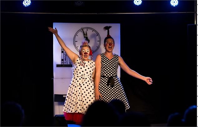 Mardi des enfants - Spectacle ''Ça fond !''_Saint-Gervais-les-Bains - Clowns tisseuses et CIE