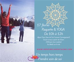 Des personnes font du yoga sur des raquettes à neige en pleine nature - Virginie Villaret