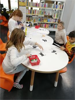 Les Nuits de la lecture : Jeu de piste à la lampe torche : "Le secret des dragons"_Fillinges - Servi