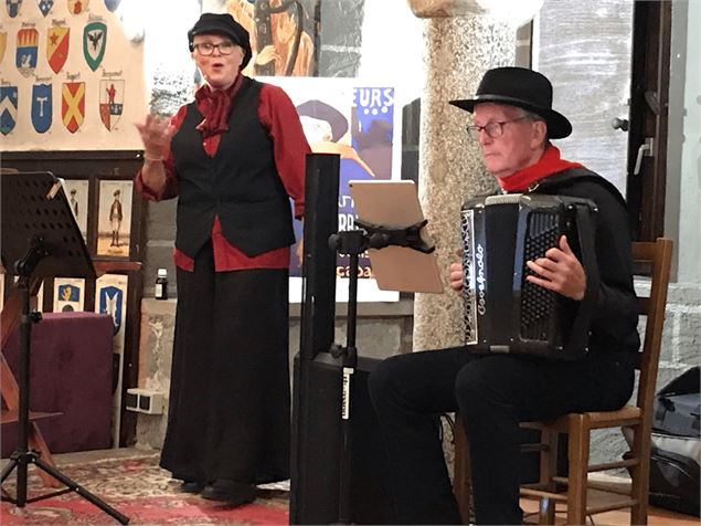 Concert au château d'Avully - @Jean-claude Reynaud et Blanche la Cigale