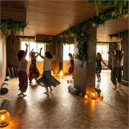 Atelier Yoga et Danse libre - Caroline Magne IA