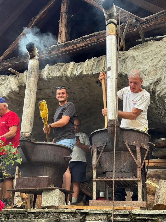 brassage polenta - Comité des fêtes Montsapey